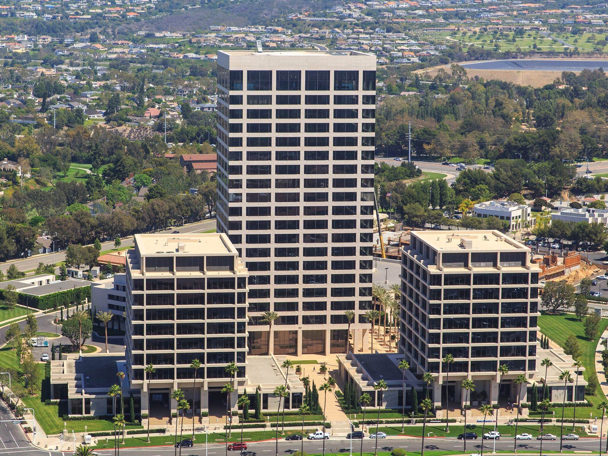 500 Newport Center Dr, Newport Beach, CA à louer Photo principale- Image 1 de 11