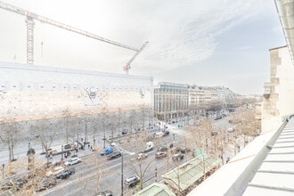 120 Avenue Des Champs Elysées, Paris à louer Photo intérieure- Image 1 de 7