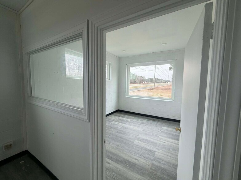 902 S Eastern Blvd, Fayetteville, NC à louer - Photo du bâtiment - Image 2 de 10