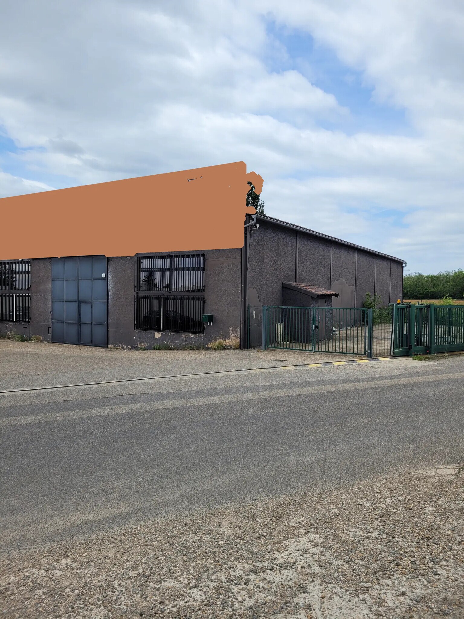 Flex dans Saint-Priest à louer Photo du bâtiment- Image 1 de 4