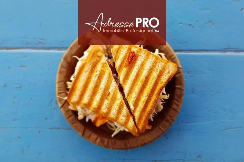 Commerce de détail dans Bordeaux à louer - Photo du bâtiment - Image 1 de 2