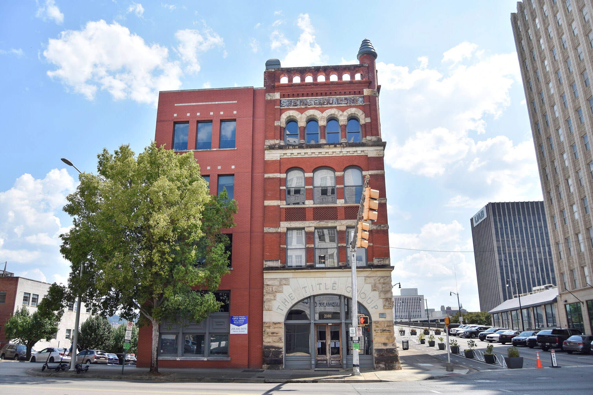 2101 1st Ave N, Birmingham, AL à louer Photo du bâtiment- Image 1 de 18