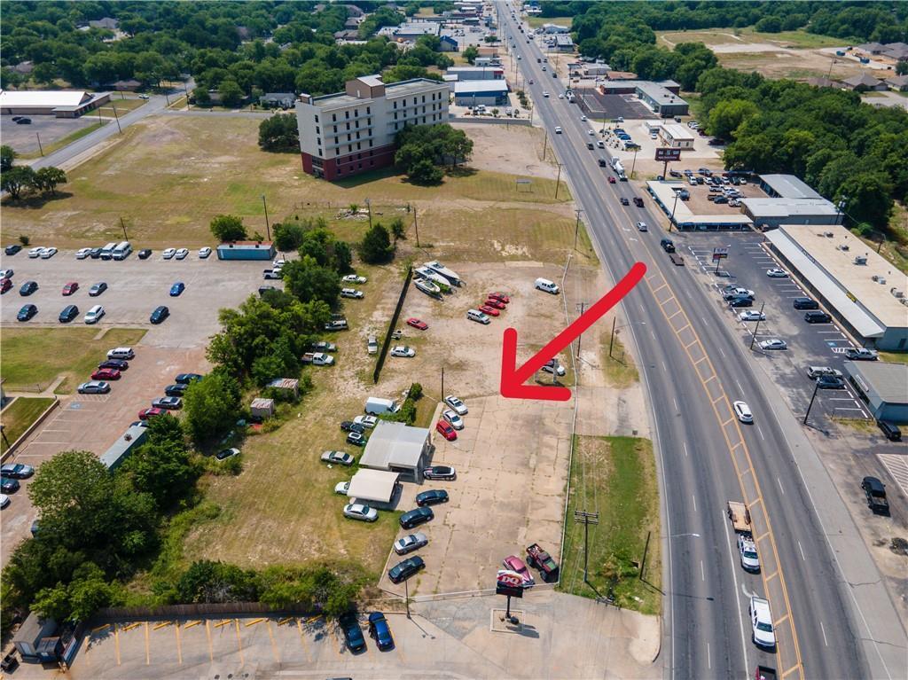 1614 N Main St, Cleburne, TX à vendre Photo du bâtiment- Image 1 de 14