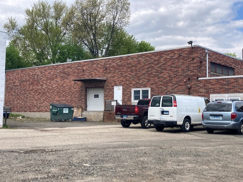 755 1st Ave, West Haven, CT for lease - Primary Photo - Image 3 of 13