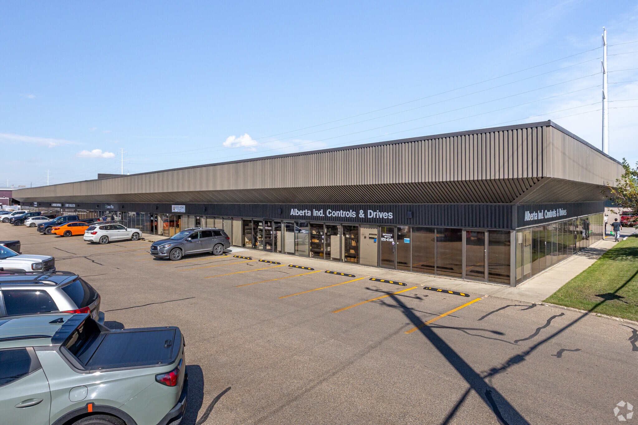 9742 47th Ave NW, Edmonton, AB for sale Primary Photo- Image 1 of 1