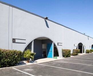 Plus de détails pour 2930-2941 Grace Ln, Costa Mesa, CA - Industriel à louer