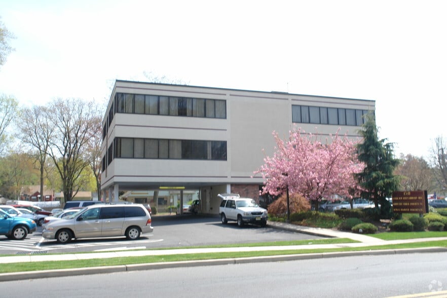 1511 Park Ave, South Plainfield, NJ for lease - Building Photo - Image 2 of 2