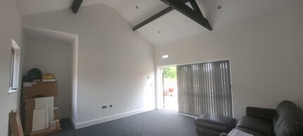 Old Linslade Rd, Leighton Buzzard for lease Interior Photo- Image 2 of 3