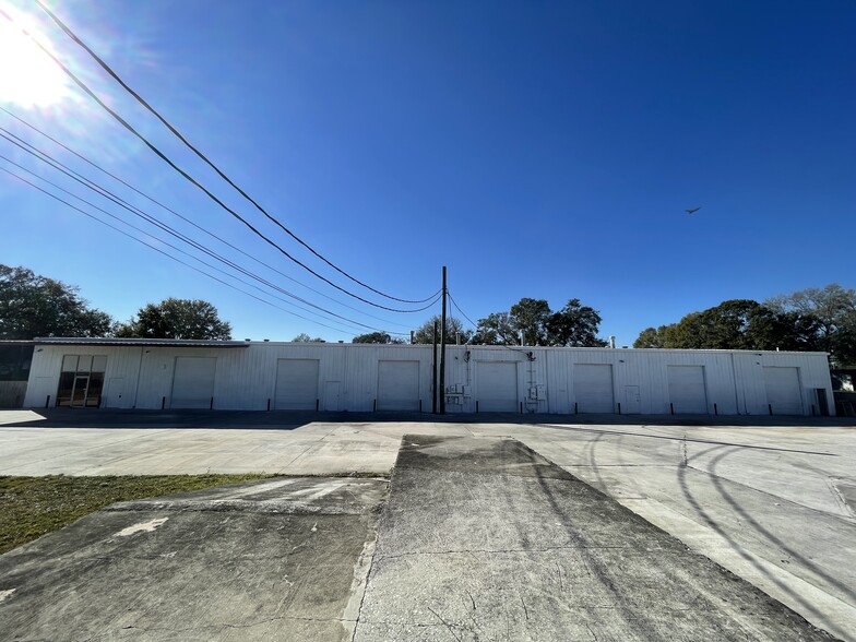 9610 norwood dr, Tampa, FL for lease - Building Photo - Image 1 of 20