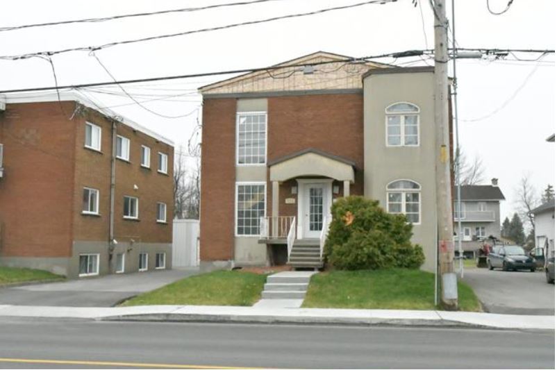 254 Rue Jacques-Cartier, Salaberry-de-valleyfield, QC à vendre Photo principale- Image 1 de 1