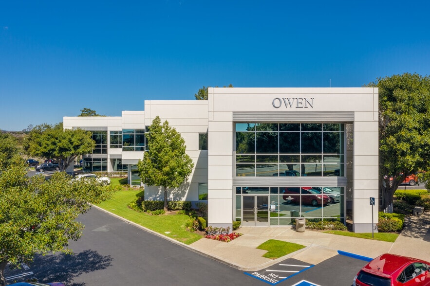 212 Technology Dr, Irvine, CA for lease - Primary Photo - Image 3 of 115