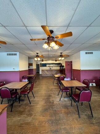 Plus de détails pour 150 Rockdale Rd, Follansbee, WV - Commerce de détail à louer