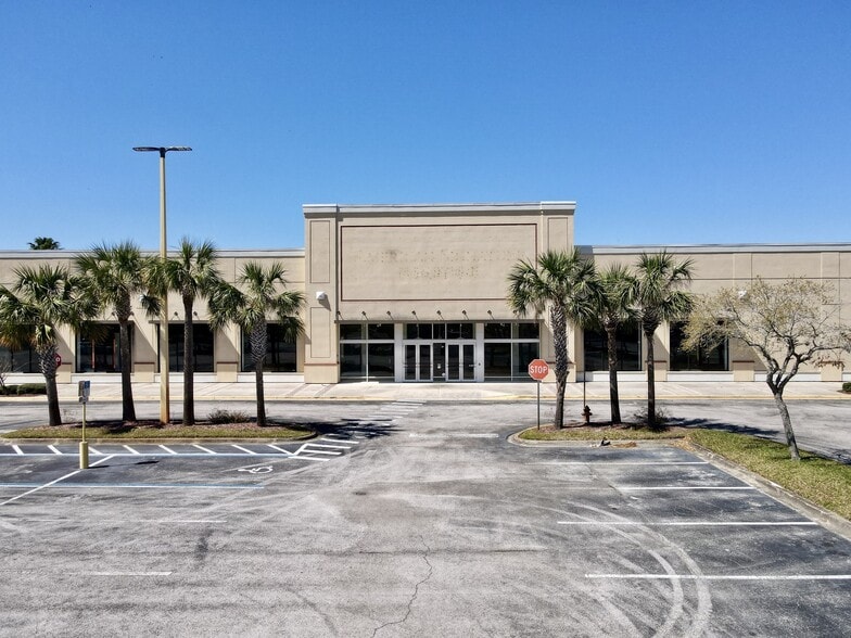 1924 W International Speedway Blvd, Daytona Beach, FL for lease - Building Photo - Image 1 of 14