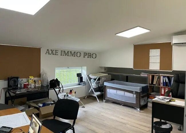 Flex in Salles for lease - Building Photo - Image 3 of 7