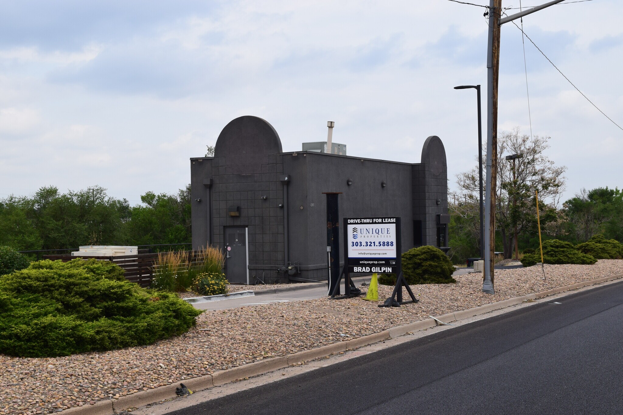 1285 S Santa Fe Dr, Denver, CO à louer Photo principale- Image 1 de 7