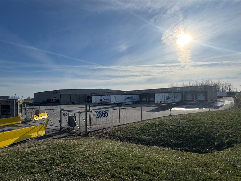 2865 George Page Jr Rd, Columbus, OH à louer - Photo du bâtiment - Image 2 de 2