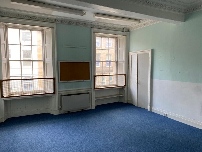 11-13 St. Catherine St, Cupar à vendre - Photo du bâtiment - Image 3 de 5