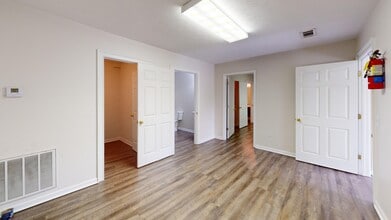 3104 S Railroad St, Phenix City, AL à louer Photo intérieure- Image 1 de 5