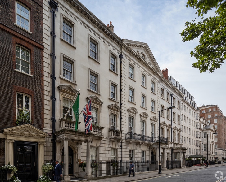 43 Upper Grosvenor St, London for sale - Building Photo - Image 3 of 8