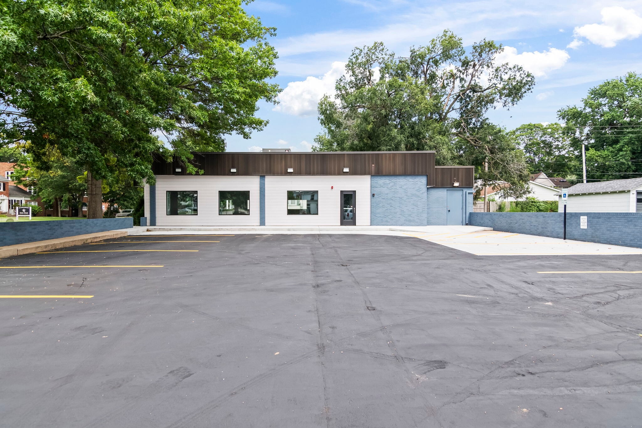 720 South Grand Ave W, Springfield, IL à vendre Photo du bâtiment- Image 1 de 11