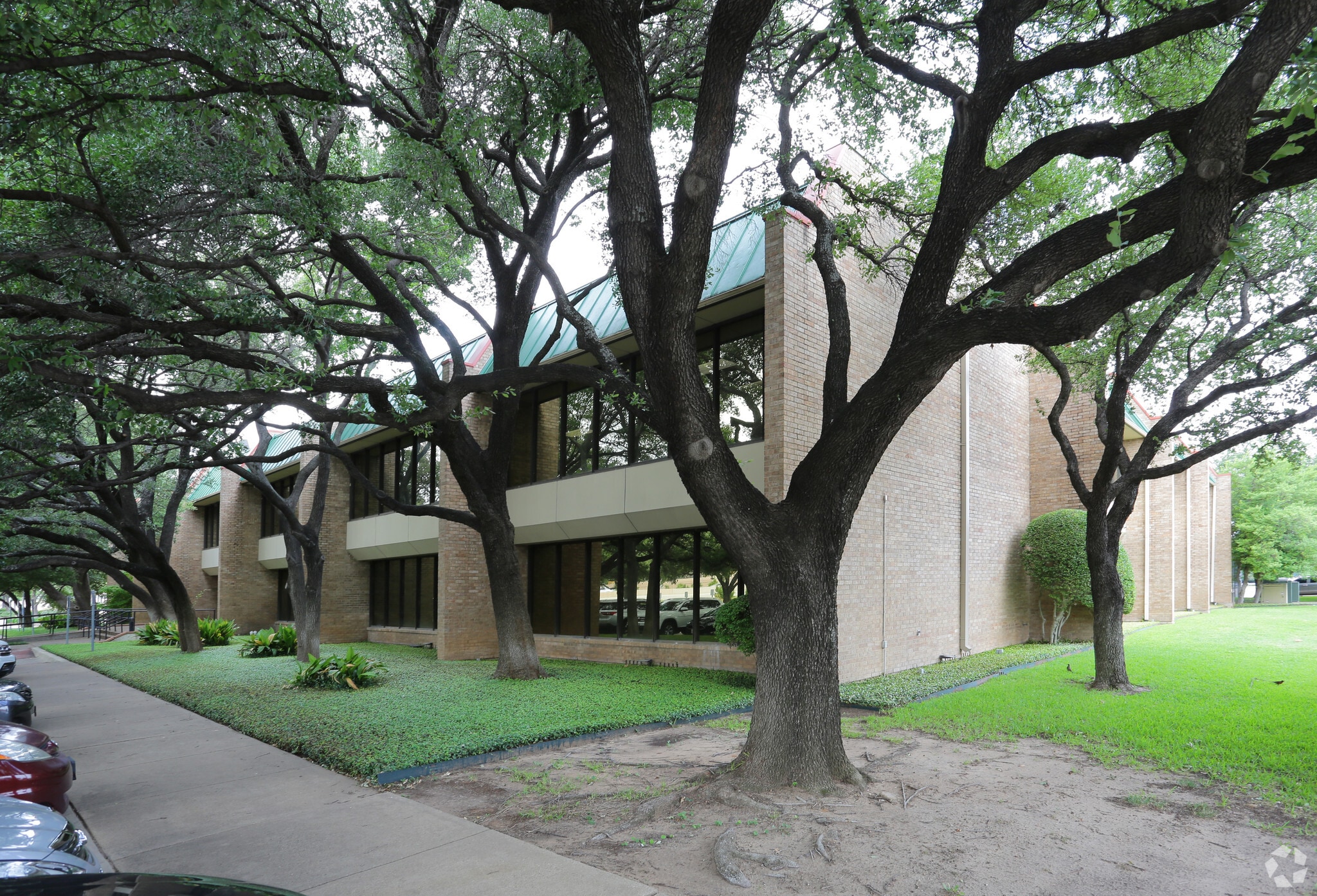 2630 West Fwy, Fort Worth, TX for lease Primary Photo- Image 1 of 9
