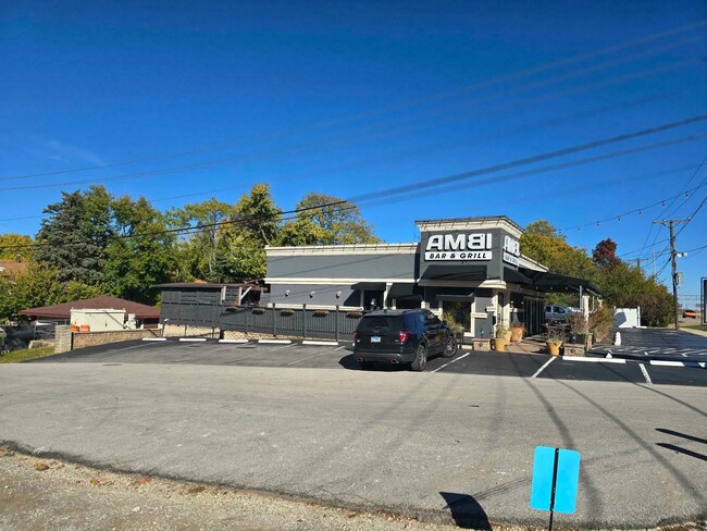 Plus de détails pour 8116 S Archer Ave, Willow Springs, IL - Commerce de détail à vendre