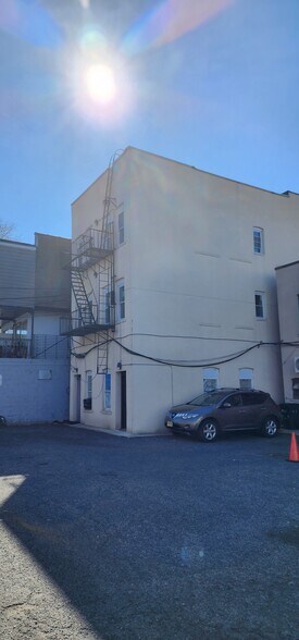 326 Broad Ave, Palisades Park, NJ à vendre - Photo du bâtiment - Image 2 de 3