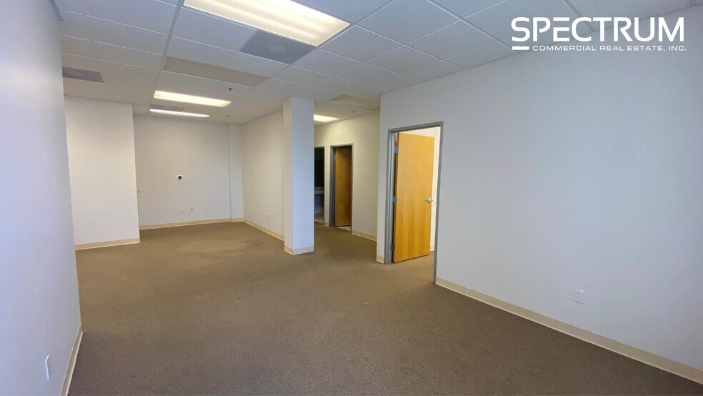 28368 Constellation Rd, Valencia, CA for lease - Building Photo - Image 2 of 10