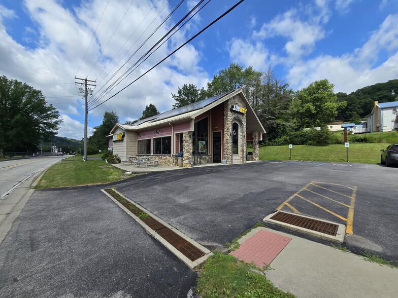 945 Broad St, New Bethlehem, PA for sale - Primary Photo - Image 1 of 10