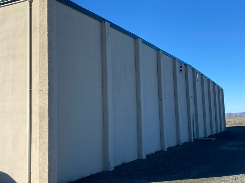 4502 N Stearman Ave, Pasco, WA à louer - Photo du bâtiment - Image 2 de 6