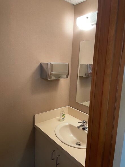 41 Orchard St, Ramsey, NJ à louer - Photo du bâtiment - Image 2 de 19