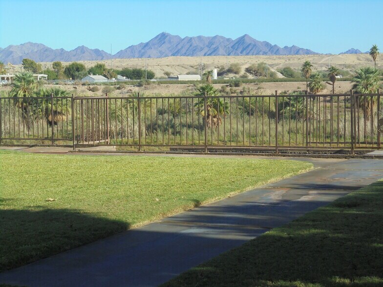 654 Riviera Dr, Blythe, CA for sale - Building Photo - Image 2 of 29