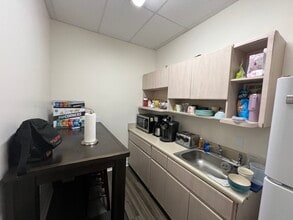 4003-4015 NE 6th Ave, Oakland Park, FL for lease Interior Photo- Image 2 of 15