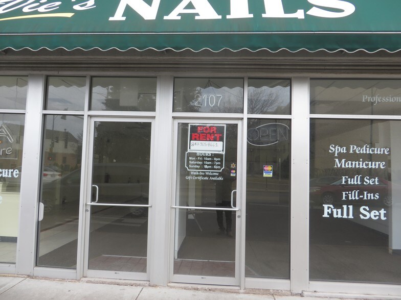 7126 N Ridge Blvd, Chicago, IL for lease - Building Photo - Image 2 of 9