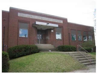 Plus de détails pour 1530 Hillcrest Ave, Washington, PA - Spécialité à vendre