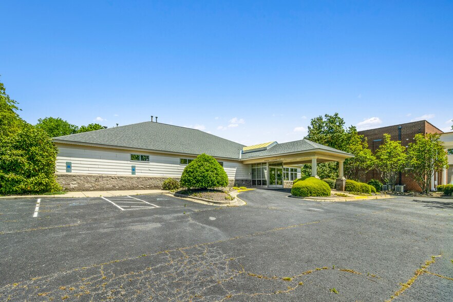 700 Sunset Ave, Asheboro, NC à louer - Photo du bâtiment - Image 2 de 15