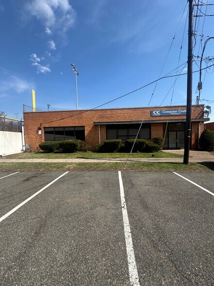 59 Thomas North Rd, Hawthorne, NJ à louer - Photo du bâtiment - Image 2 de 5
