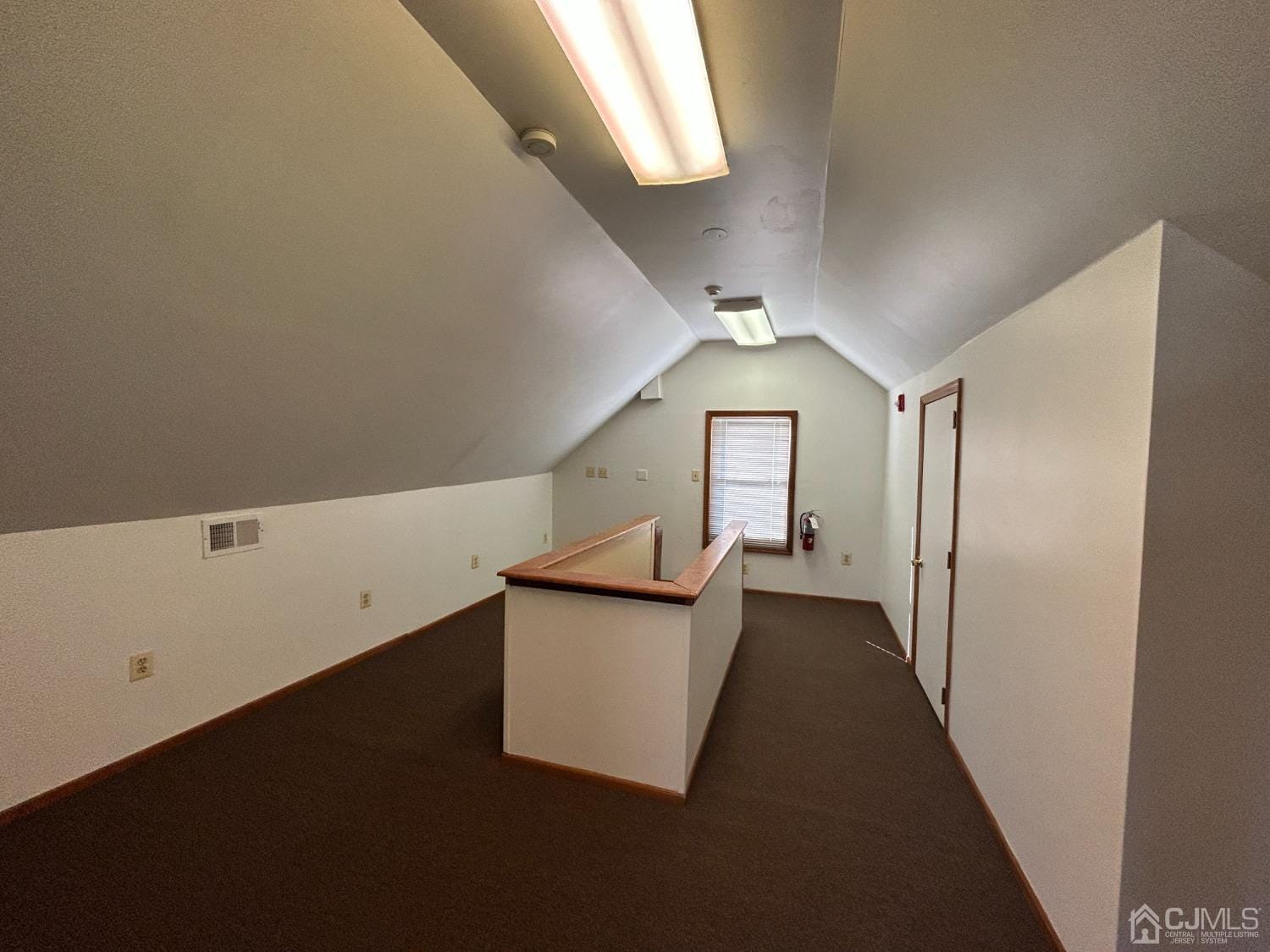 227 Main St, Woodbridge, NJ à vendre Photo intérieure- Image 1 de 8