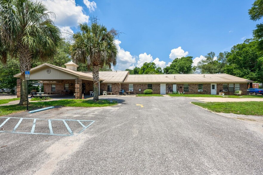 1012 N 72nd Ave, Pensacola, FL for sale - Primary Photo - Image 1 of 6