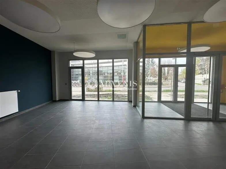 Office in VILLENEUVE-D'ASCQ for lease - Lobby - Image 2 of 6