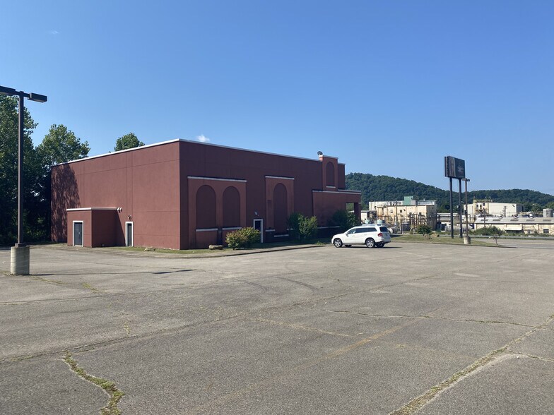 Ohio River Blvd, New Cumberland, WV à vendre - Photo du bâtiment - Image 2 de 13