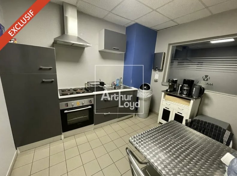 Bureau dans Fontainebleau à vendre - Photo du bâtiment - Image 3 de 4