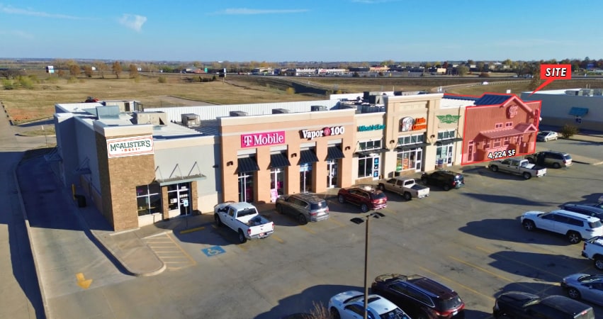 2203-2209 S 4th St, Chickasha, OK à louer - Photo du bâtiment - Image 1 de 5