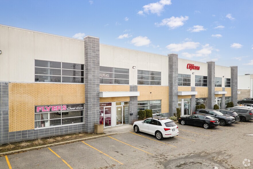 9233-9245 Rue Thimens, Montréal, QC à vendre - Photo du bâtiment - Image 2 de 17