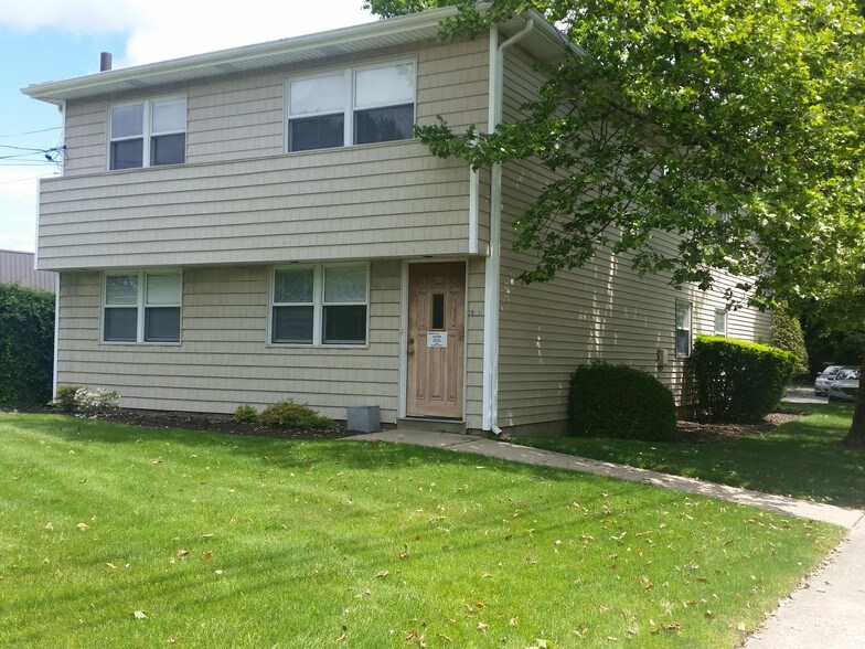 2061 Deer Park Ave, Deer Park, NY à louer - Photo du bâtiment - Image 2 de 8