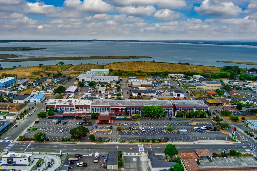 1929 4th St, Eureka, CA à vendre - Photo du bâtiment - Image 2 de 49