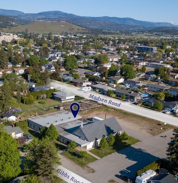 250 Gibbs Rd W, Kelowna, BC à vendre - Photo du bâtiment - Image 1 de 1