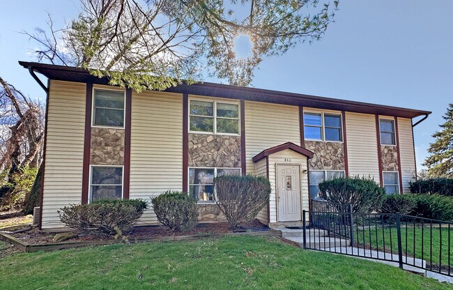 Plus de détails pour 212 Logan St, Valparaiso, IN - Multi-résidentiel à vendre