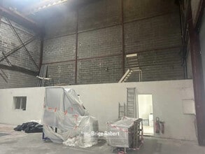 Bureau dans Vaulx-en-Velin à louer Photo du bâtiment- Image 1 de 2