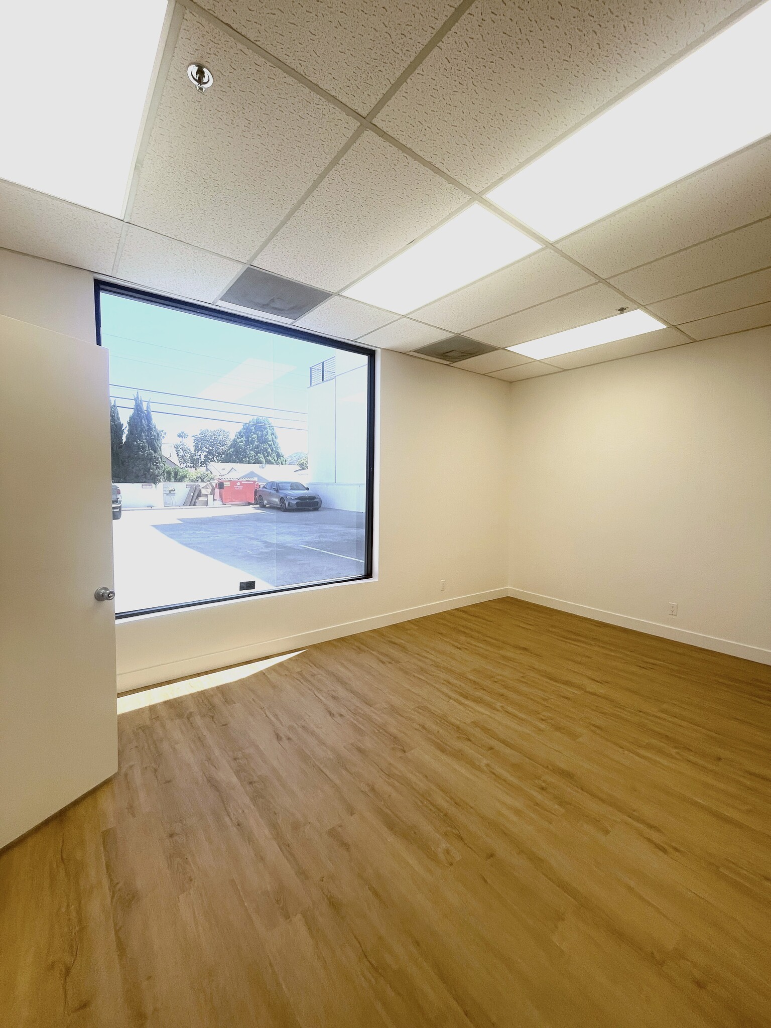 600 W Broadway, Glendale, CA for lease Interior Photo- Image 1 of 6